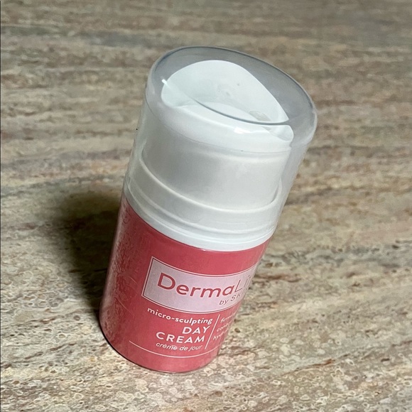 New Dermalift micro- sculpting Day Cream by SKINN - Picture 15 of 16